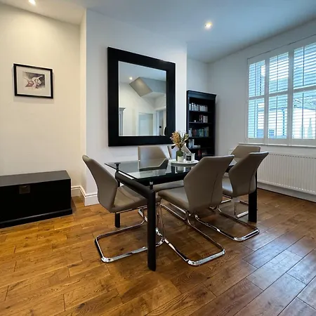 Relocating Family - Insurance - Business Trip - Amazing House Holiday home Harrogate