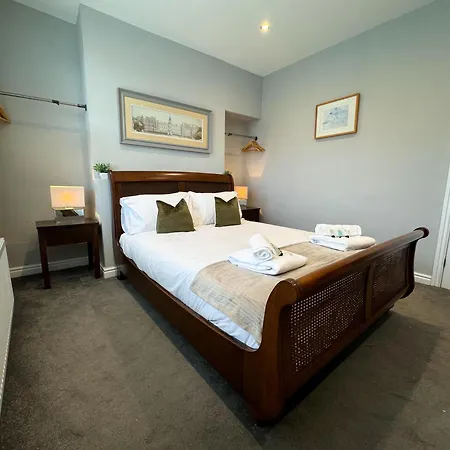 Relocating Family - Insurance - Business Trip - Amazing House